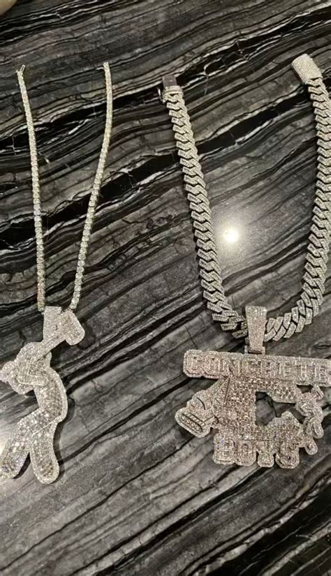 lil yachty concrete boys chain.